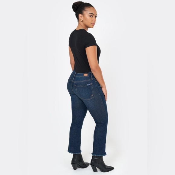 Seven7 | High Rise Cropped Fray Hem Denim | Size 4 NWT - Picture 6 of 16